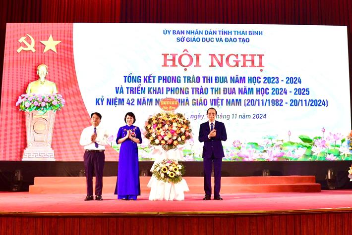 Thi đua là phải ra sức nhưng không tạo ra sức ép, không hình thức